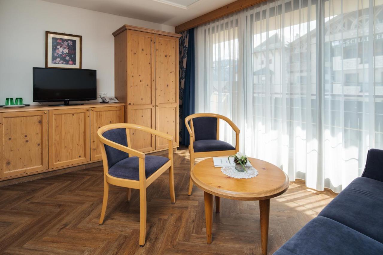 Hotel Garni Alpenruh-Micheluzzi Serfaus Exteriör bild