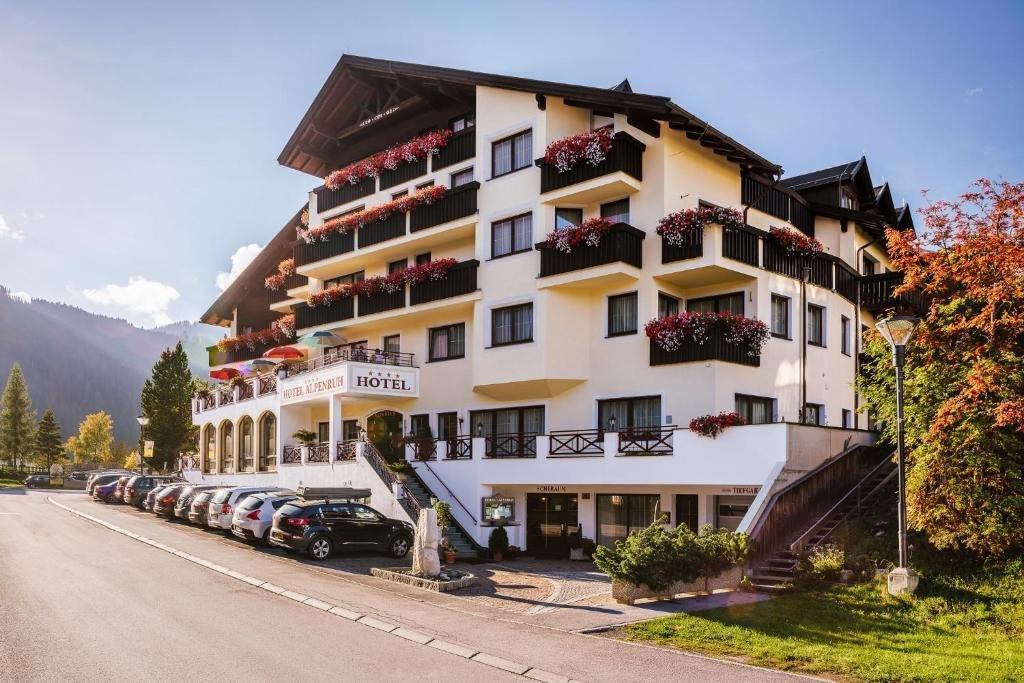 Hotel Garni Alpenruh-Micheluzzi Serfaus Exteriör bild